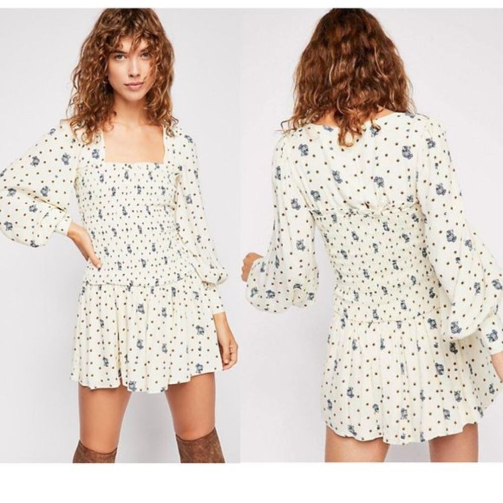 Free People Two Faces ruched waist mini dress. Size Medium .Very Good Condition!